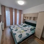 Casa Ta La Munte 公寓
