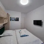 Casa Ta La Munte 公寓
